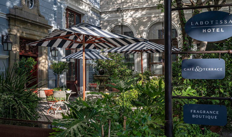 Labotessa Café & Terrace