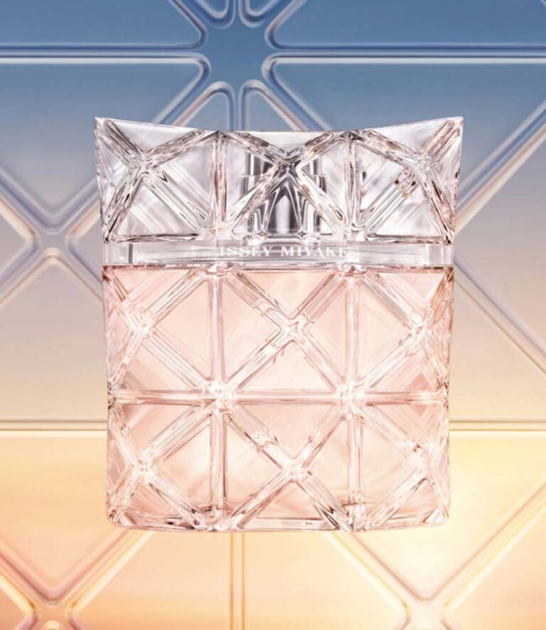 Issey Miyake Lumière d’Issey